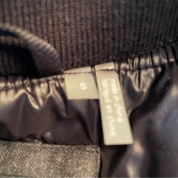 NWOT Men’s Calvin Klein dark gray wool bomber jacket with leather sleeves. Small - Picture 7 of 7